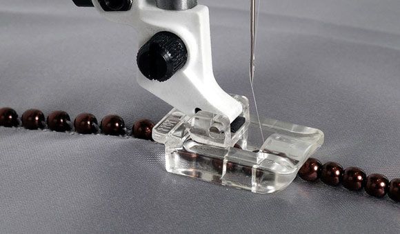 HUSQVARNA® VIKING® Mini Bead Foot, 4 mm (1-8)